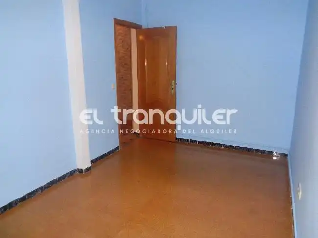 Flat for rent in Calle Maestro Arbós, La Alhóndiga