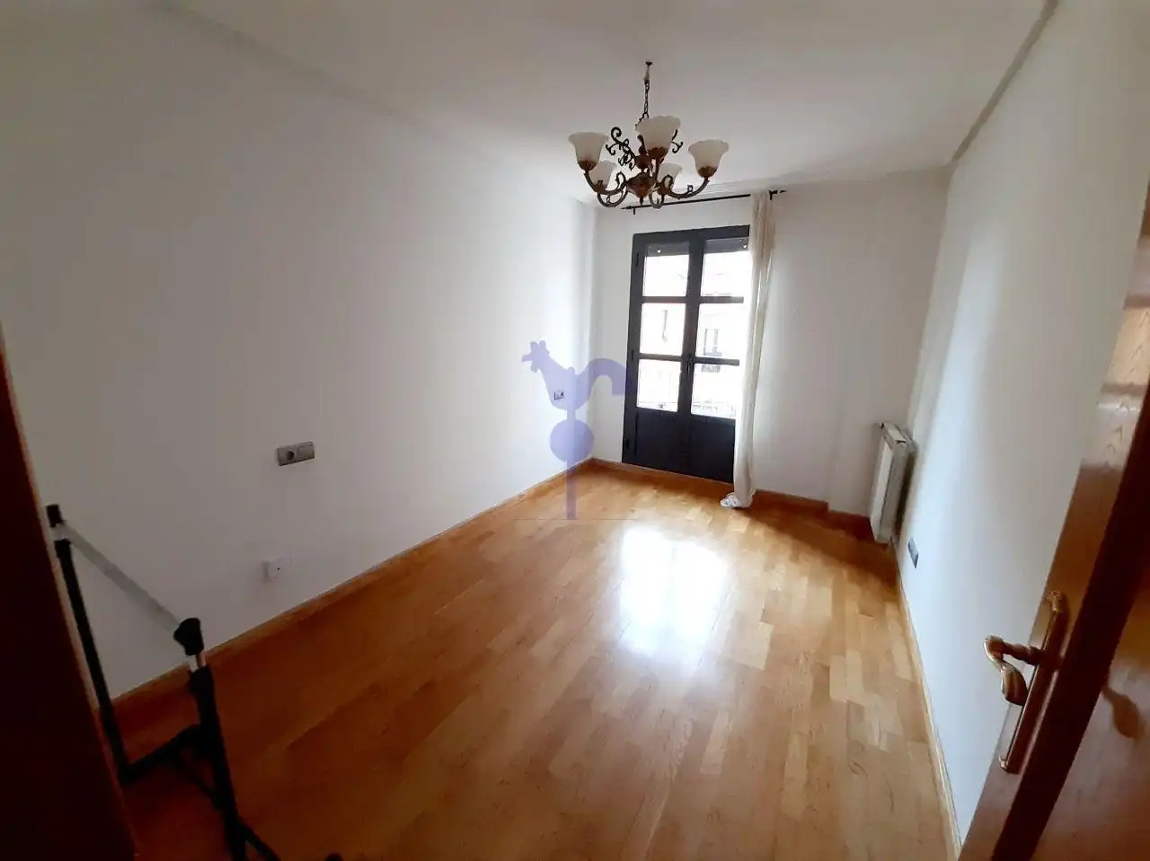 Habitación de Apartamento en venta en León Capital  con Calefacción, Parquet y Amueblado