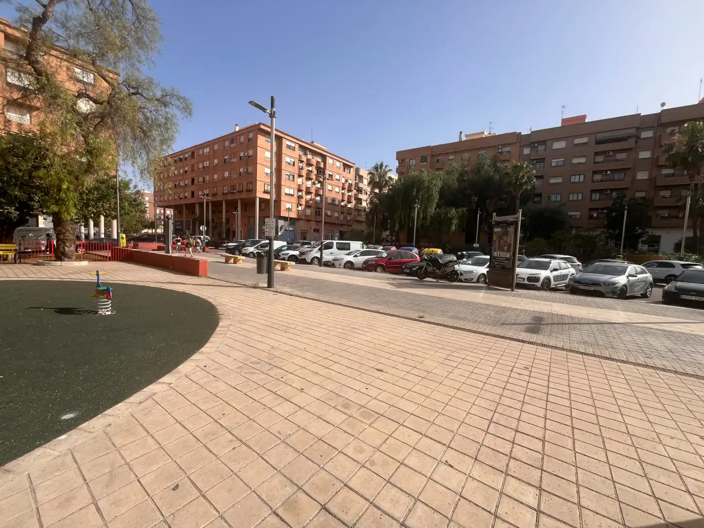 Vista exterior de Planta baixa en venda en Torrent amb Aire condicionat