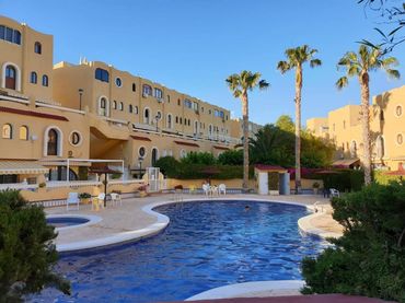Casa con piscina en alquiler en Avinguda de l'Amerador