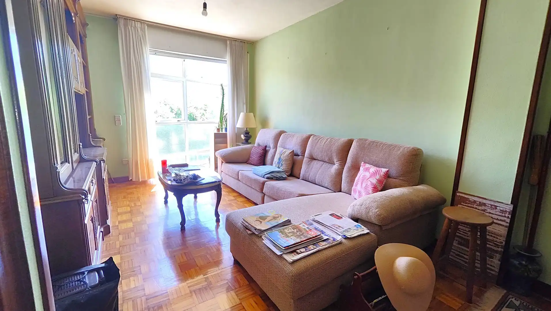 Sala de estar de Piso en venta en Santiago de Compostela  con Calefacción, Trastero y Amueblado