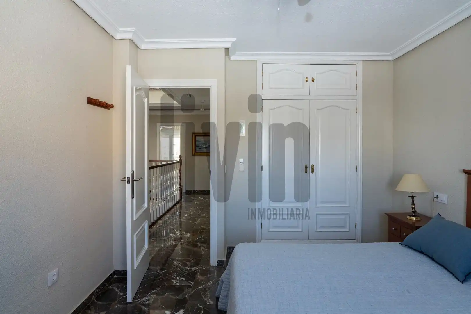 Dormitori de Casa adosada en venda en Jaén amb Aire condicionat, Calefacció i Jardí privat