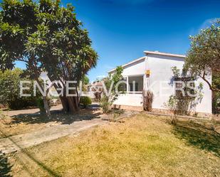 Vista exterior de Casa o xalet en venda en Empuriabrava amb Jardí privat