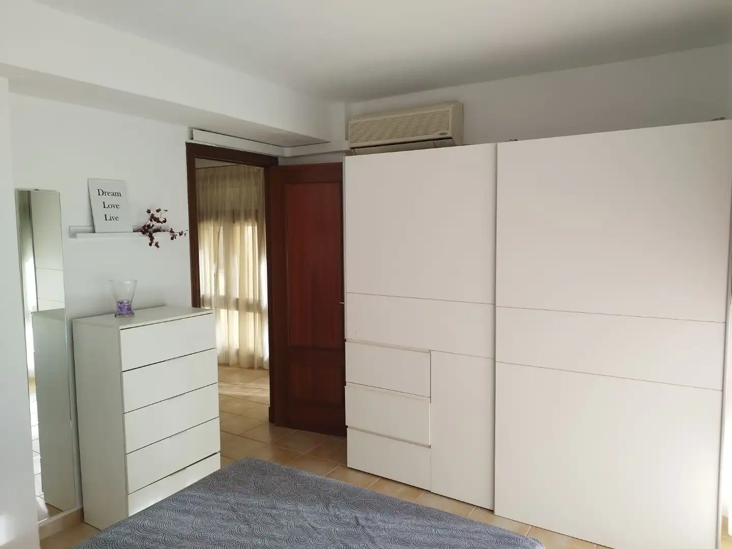 Schlafzimmer von Wohnung zur Miete in Puerto Real mit Klimaanlage und Balkon