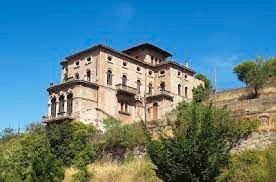 Vista exterior de Casa o xalet en venda en Manresa amb Jardí privat, Terrassa i Balcó