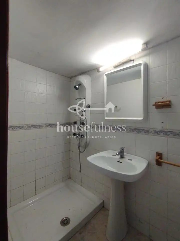 Baño de Piso en venta en Narón