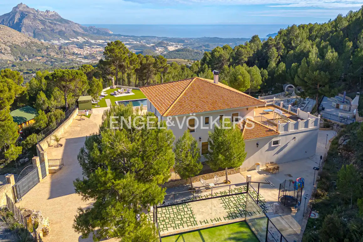 Exterior view of Houses for sale in El Castell de Guadalest  with Private garden, Swimming Pool and Jacuzzi