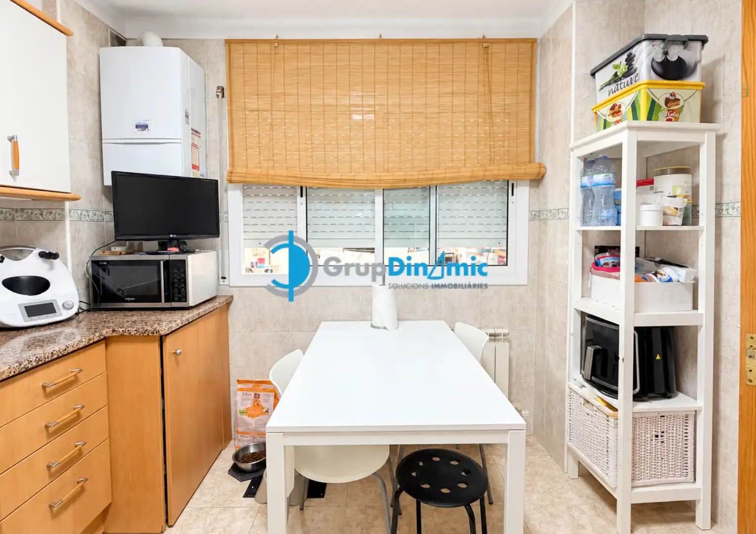 Kitchen of Duplexes for sale in Avinguda Catalunya