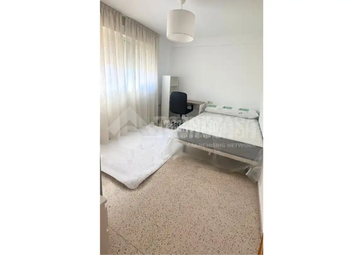 Bedroom of Flat for rent in Granada  with Terrace and Balcony