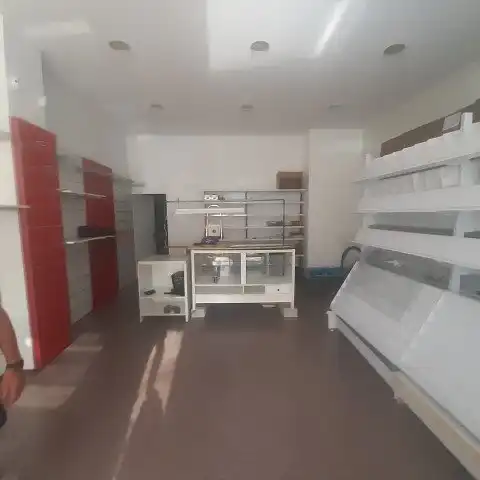 Local comercial de lloguer a Novelda