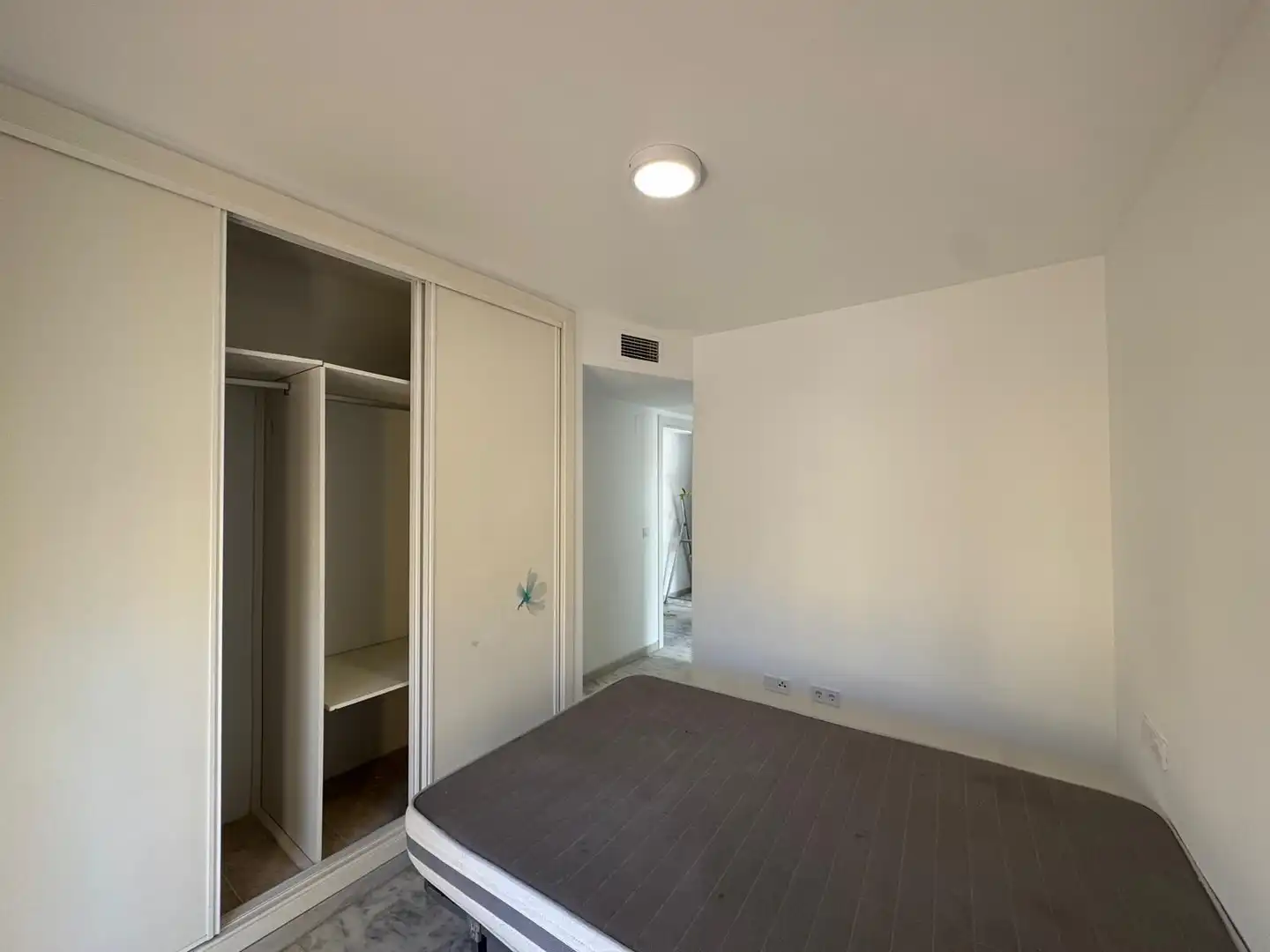 Dormitori de Apartament en venda en Rincón de la Victoria amb Jardí privat, Terrassa i Traster