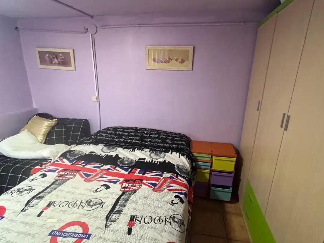 Habitación de Local en venta en Sabadell con Aire acondicionado, Calefacción y Amueblado
