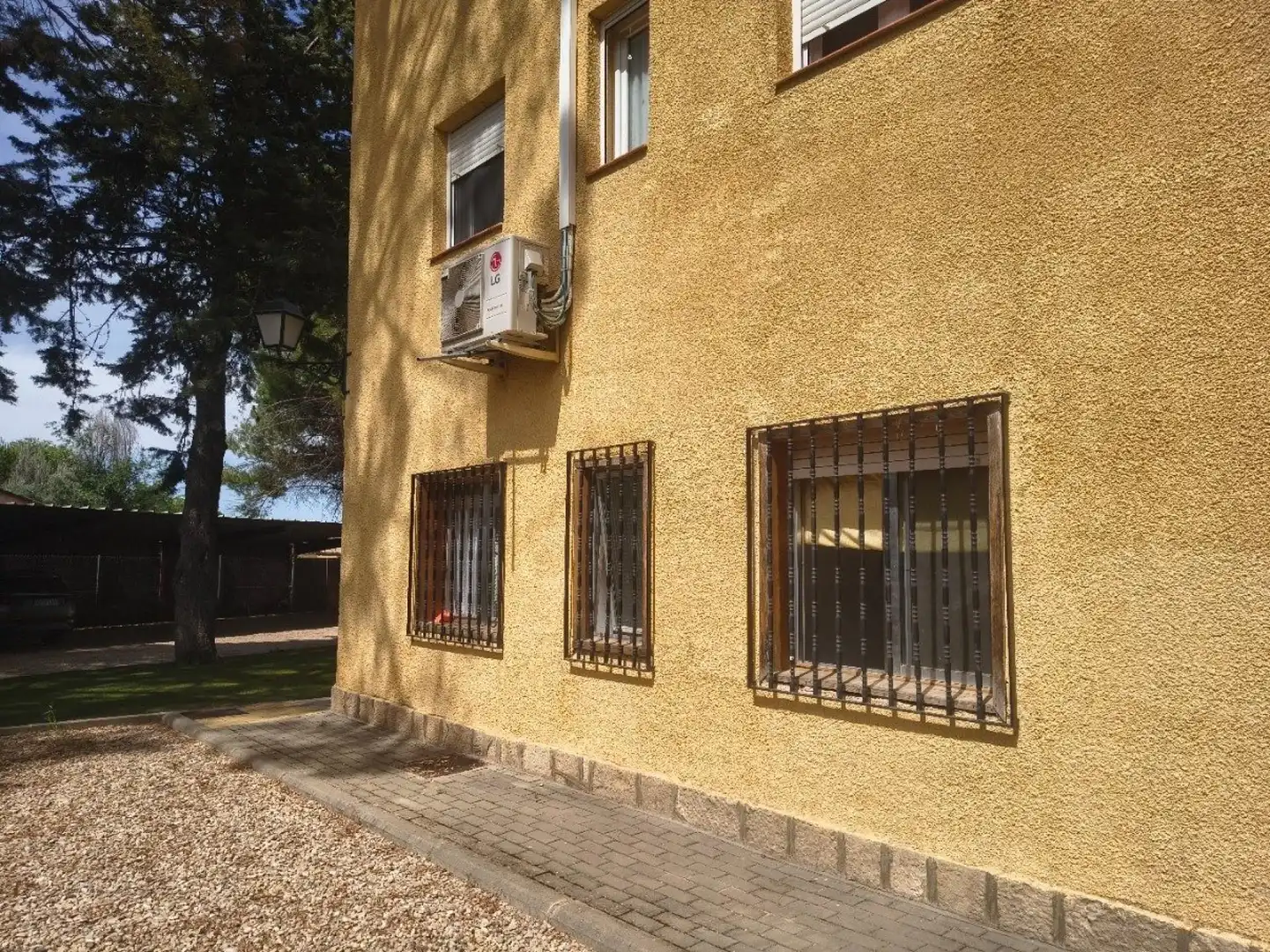 Vista exterior de Pis en venda en Sacedón amb Calefacció
