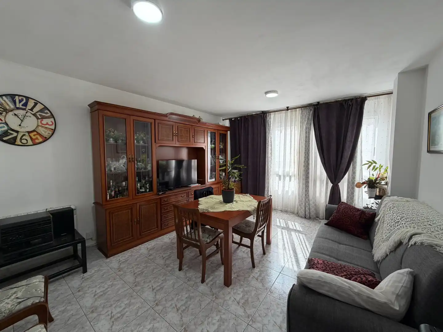 Sala de estar de Piso en venta en Rianxo con Calefacción, Terraza y Trastero