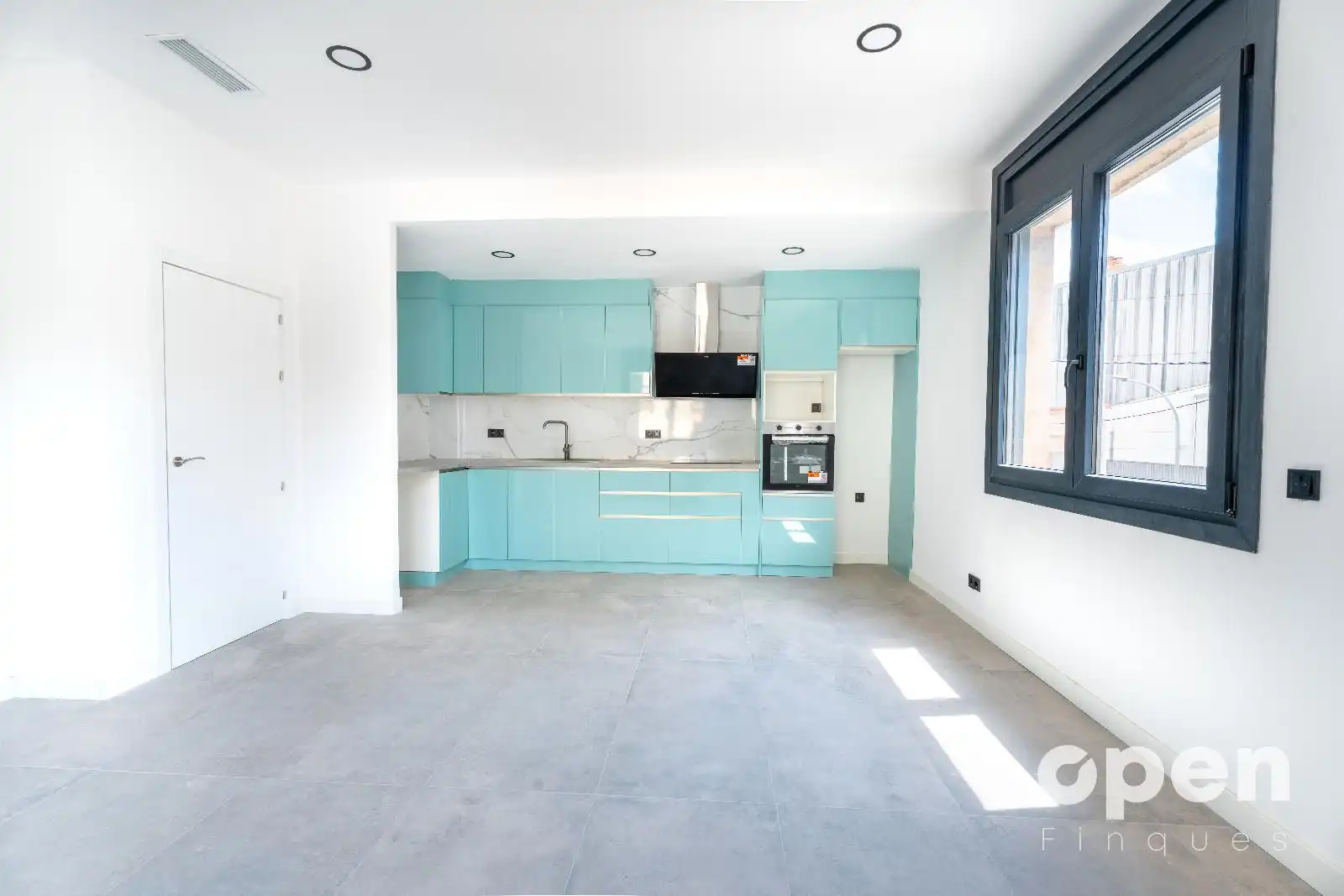 Küche von Wohnung zum Verkauf in Terrassa mit Klimaanlage, Heizung und Terrasse