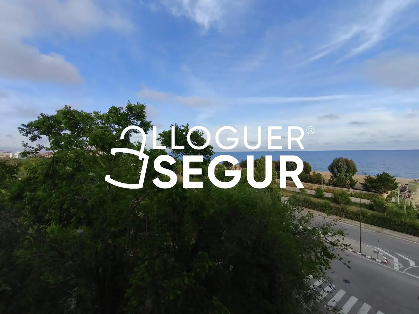 Vista exterior de Piso de alquiler en Pineda de Mar con Terraza y Amueblado