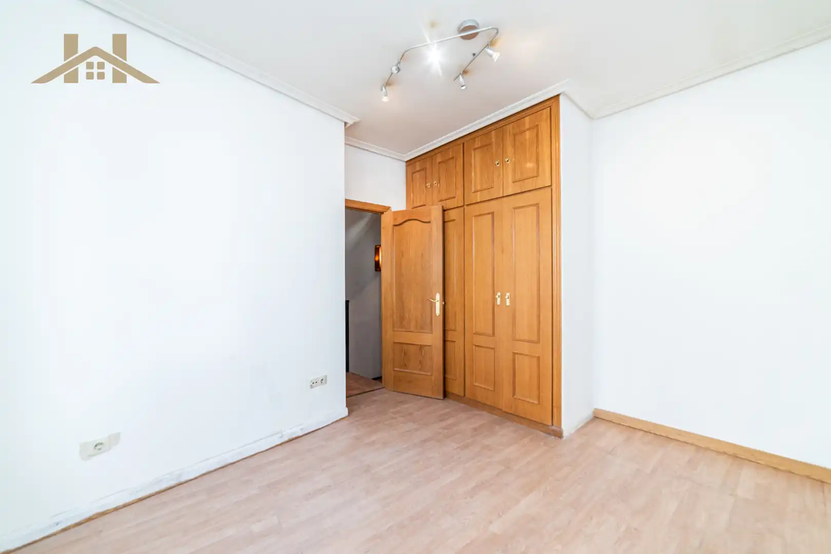Casa adosada en venta en Colmenar Viejo con Calefacción, Trastero y Amueblado