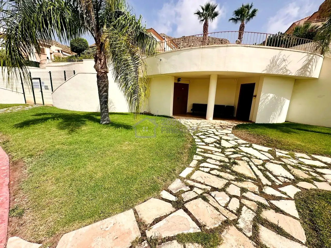 Jardí de Planta baixa de lloguer en Golf Bahía