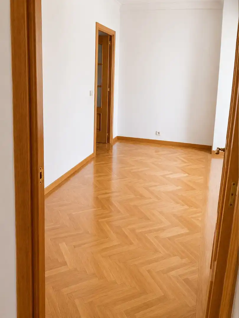 Flat for sale in Madrid  with Parquet flooring, Washing machine and Alarm
