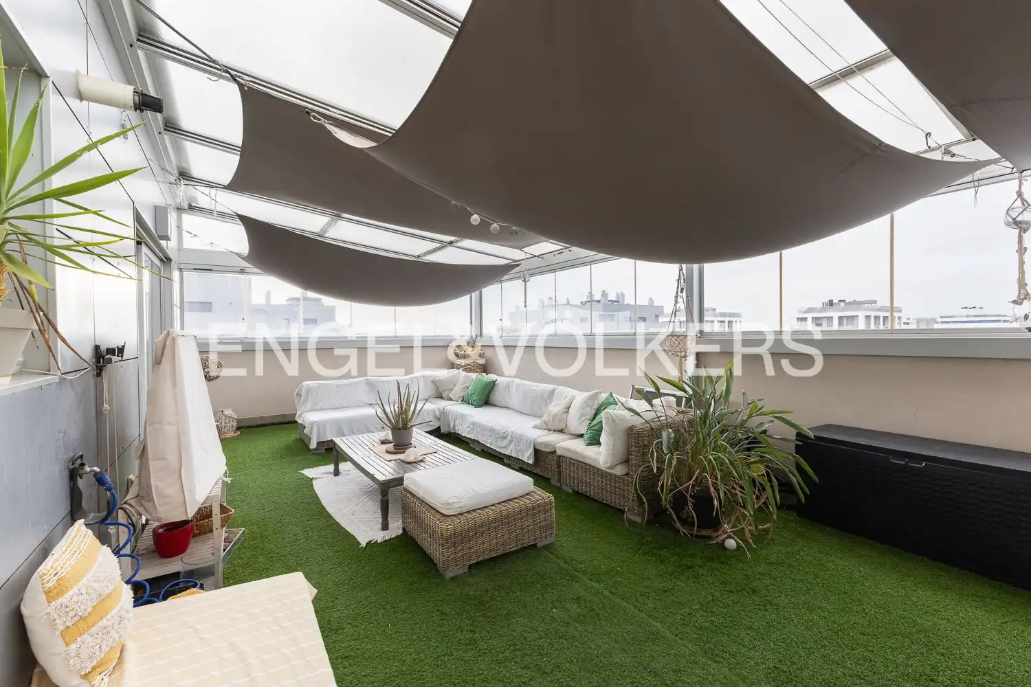 Terrassa de Dúplex en venda en Valencia amb Aire condicionat, Calefacció i Jardí privat