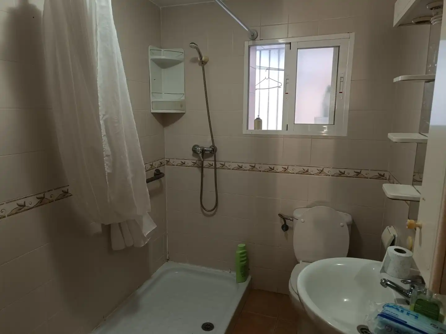 Baño de Piso en venta en Motril con Amueblado