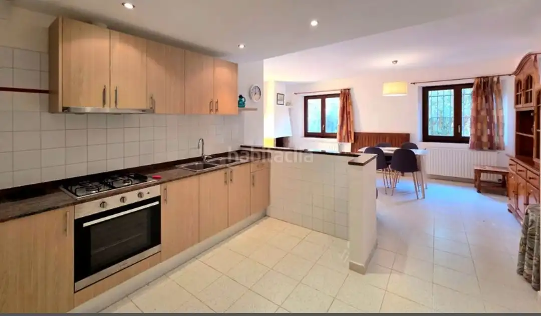 Cocina de Apartamento de alquiler en Regencós con Aire acondicionado, Calefacción y Jardín privado
