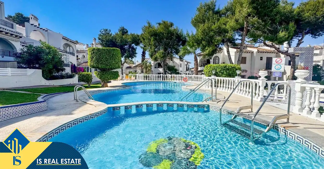 Piscina de Casa o xalet en venda en Torrevieja amb Calefacció, Terrassa i Traster