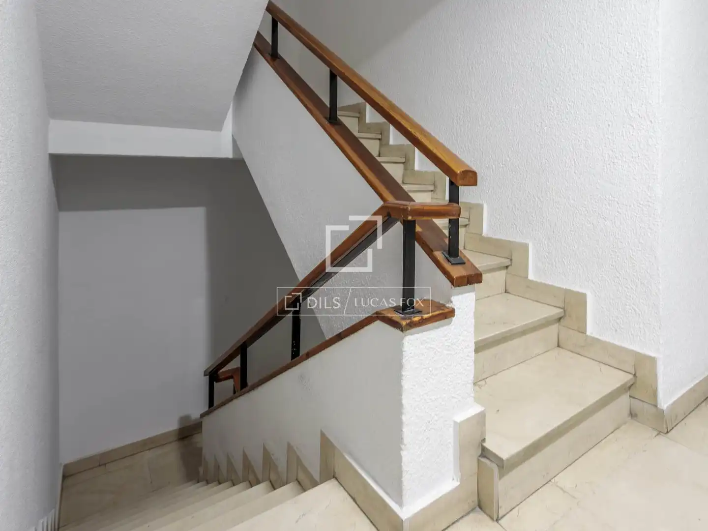 Flat for rent in Madrid  with Air Conditioner and Furnished