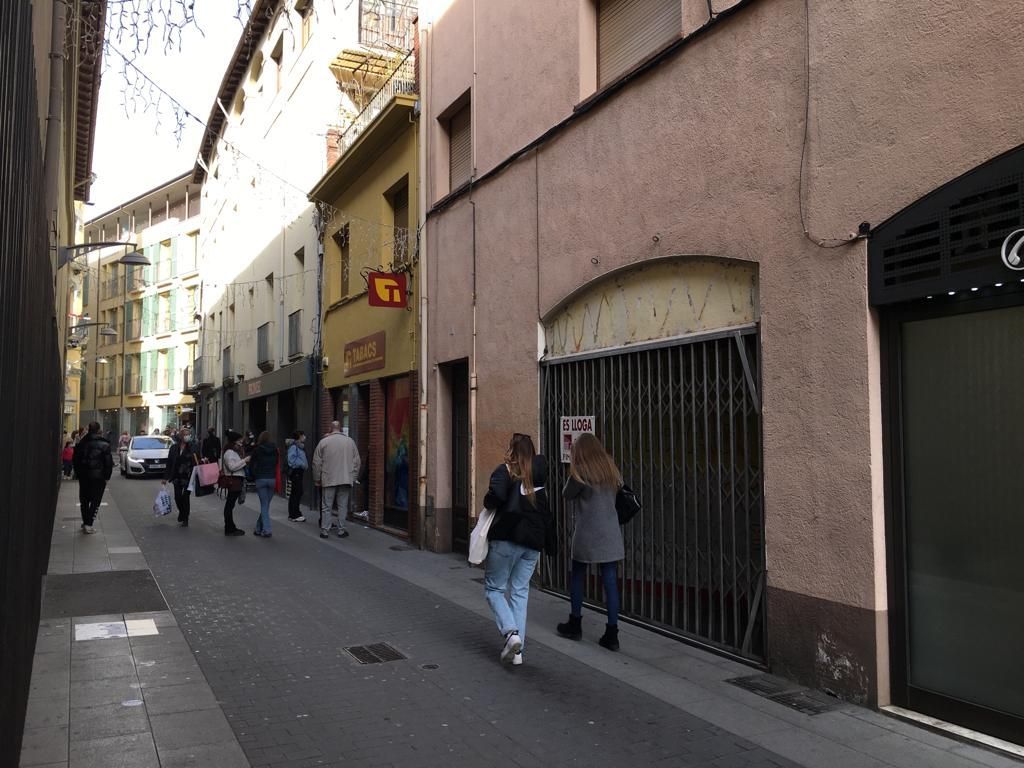 Local de alquiler en Carrer Doctor Fàbregas, 3, Olot