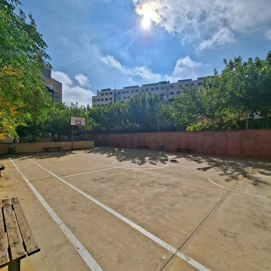 Aparcament de Pis en venda en Zaragoza amb Terrassa, Traster i Piscina
