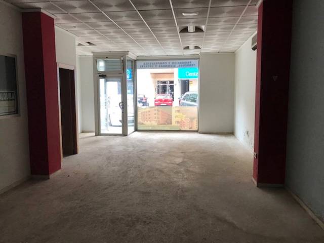 Local comercial en Alquiler en Carrer de Plus Ultra en Plaza Elíptica - República Argentina