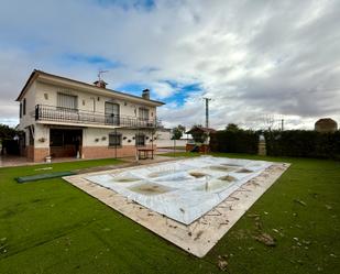 Piscina de Casa o xalet en venda en Madridejos amb Calefacció, Jardí privat i Piscina