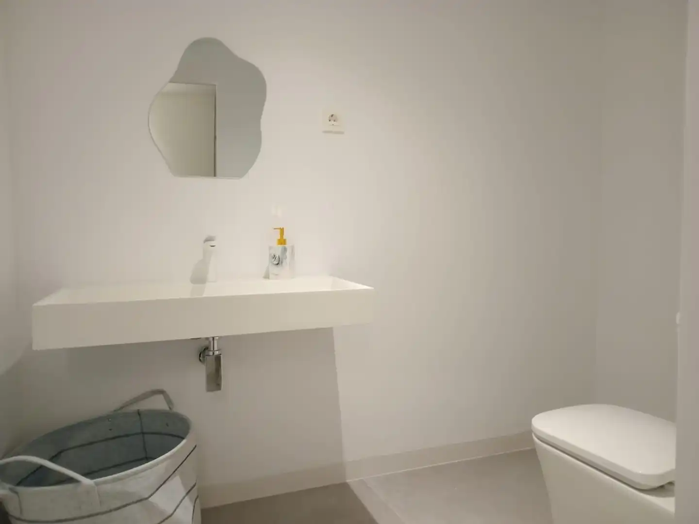 Bany de Oficina en venda en Murcia amb Terrassa i Moblat