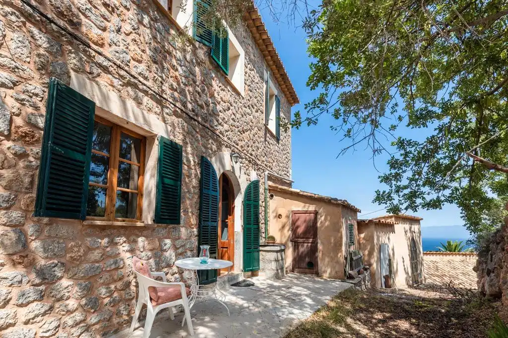 Casa amb jardí en venda a Deià