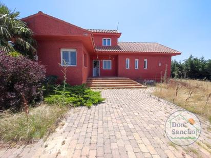 Exterior view of House or chalet for sale in Simancas  with Swimming Pool