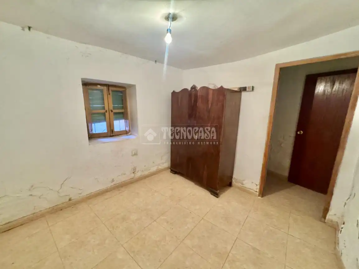 Casa adosada en venda en Tórtola de Henares amb Calefacció