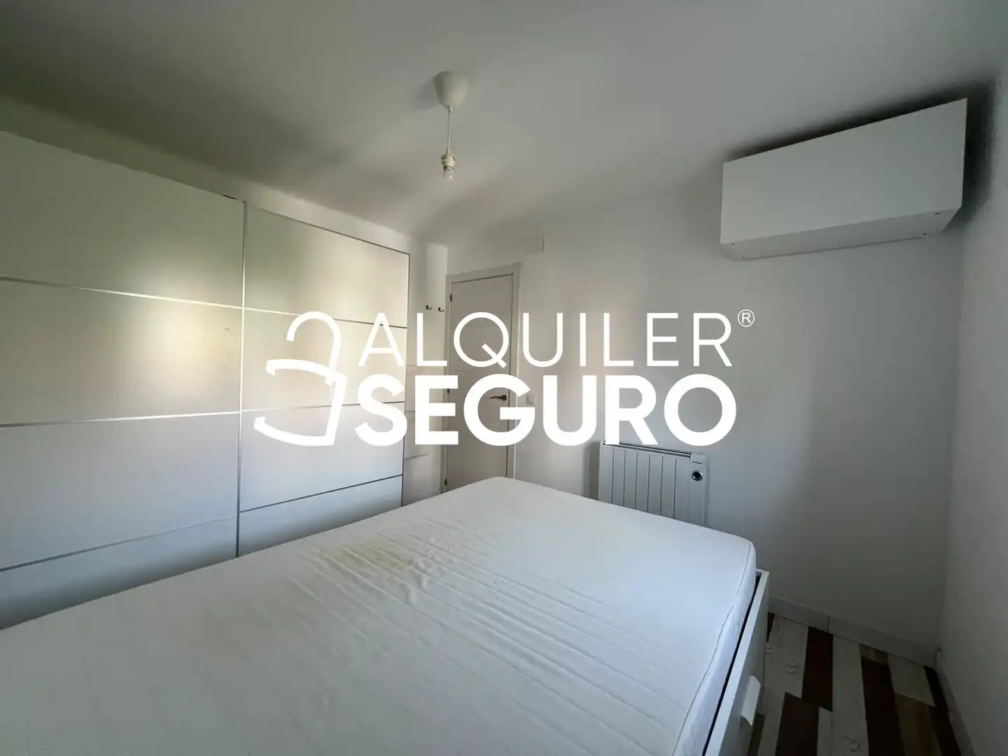 Habitación de Piso de alquiler en Madrid con Aire acondicionado, Calefacción y Amueblado