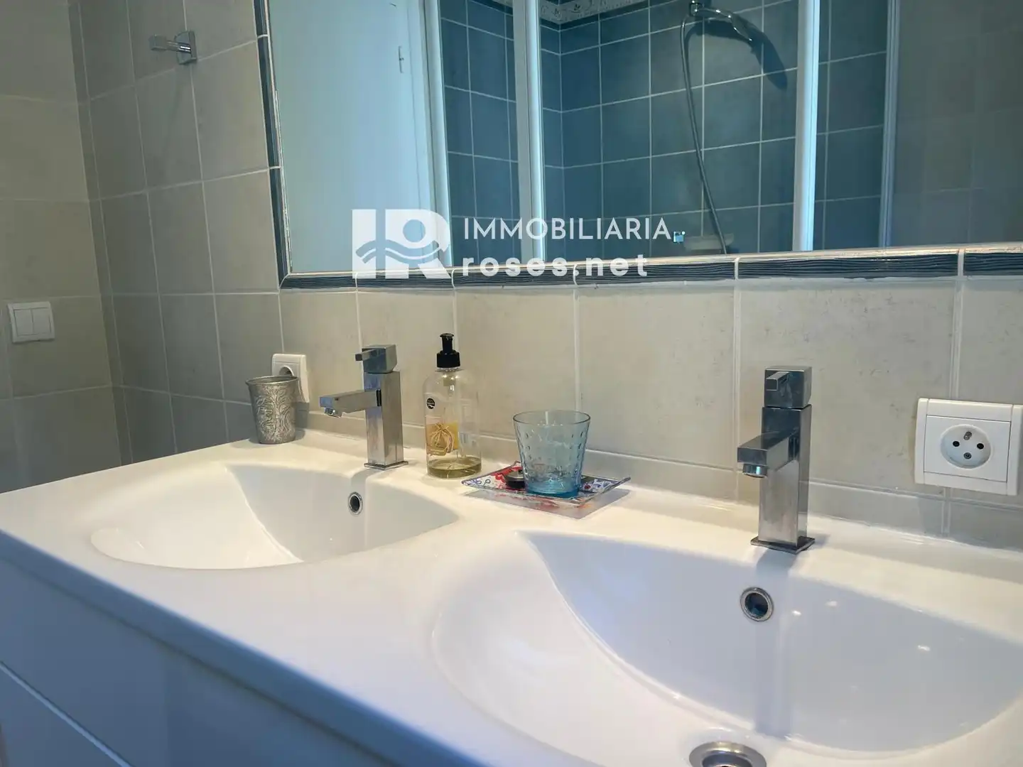 Baño de Piso en venta en Roses con Aire acondicionado, Terraza y Trastero