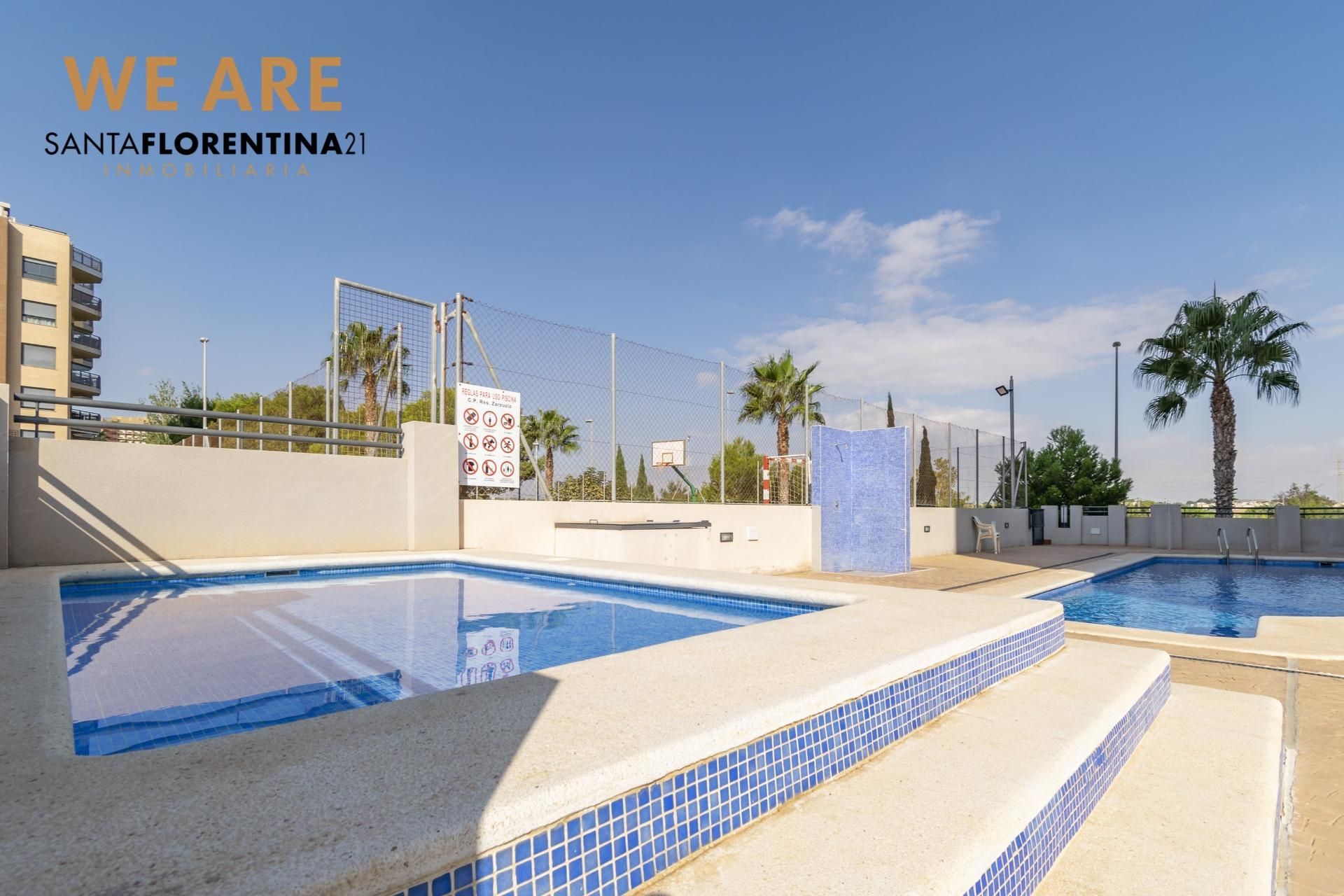 Piscina de Piso en venta en Cartagena con Aire acondicionado, Calefacción y Jardín privado