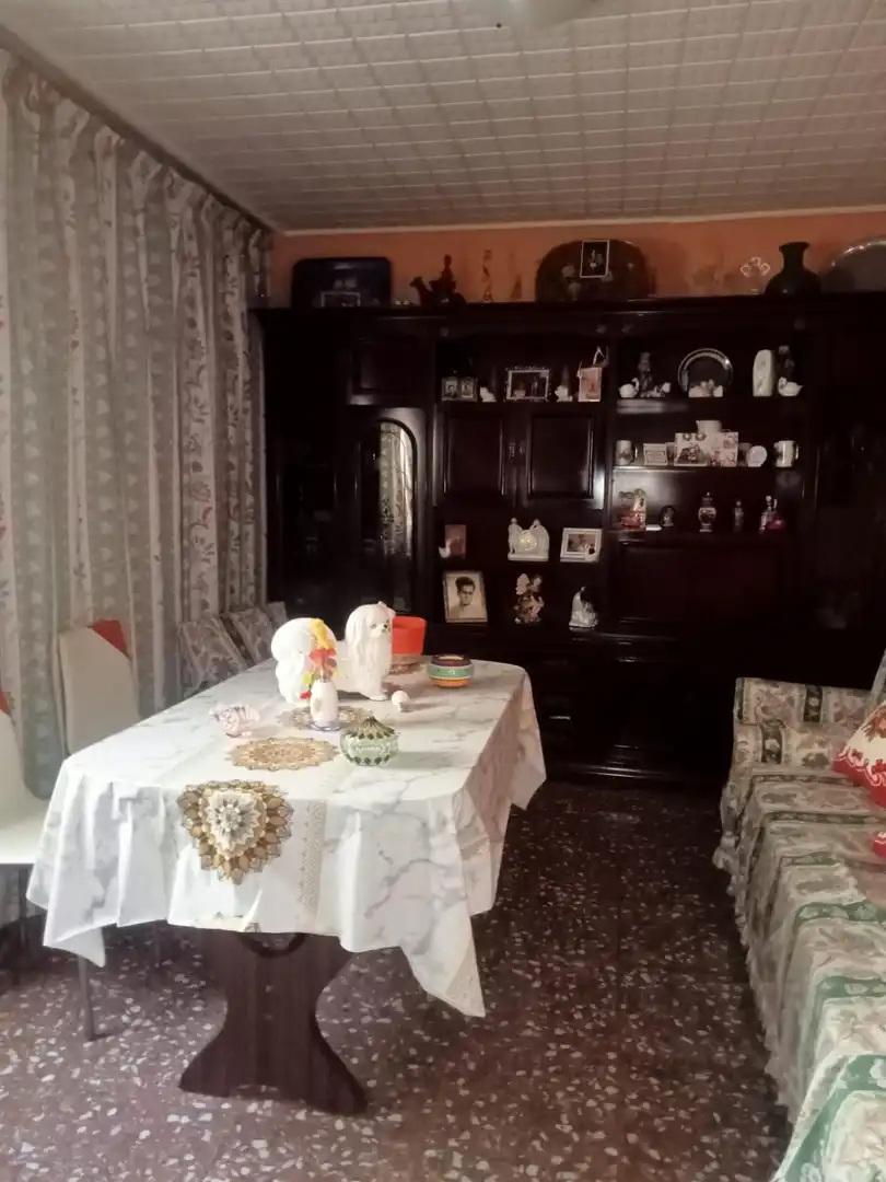 Menjador de Casa adosada en venda en Monóvar  / Monòver amb Jardí privat, Terrassa i Balcó