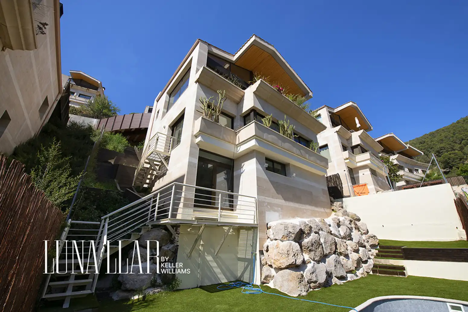 Exterior view of Houses for sale in Sitges  with Private garden and Balcony