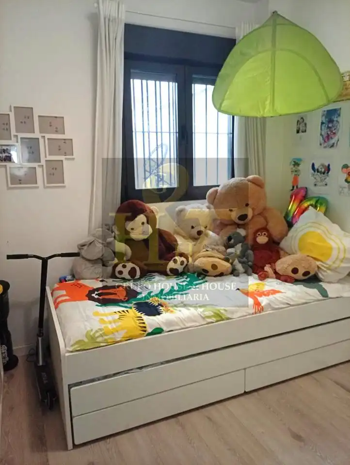 Schlafzimmer von Erdgeschoss zum Verkauf in Jerez de la Frontera mit Klimaanlage, Privatgarten und Gemeinschaftspool