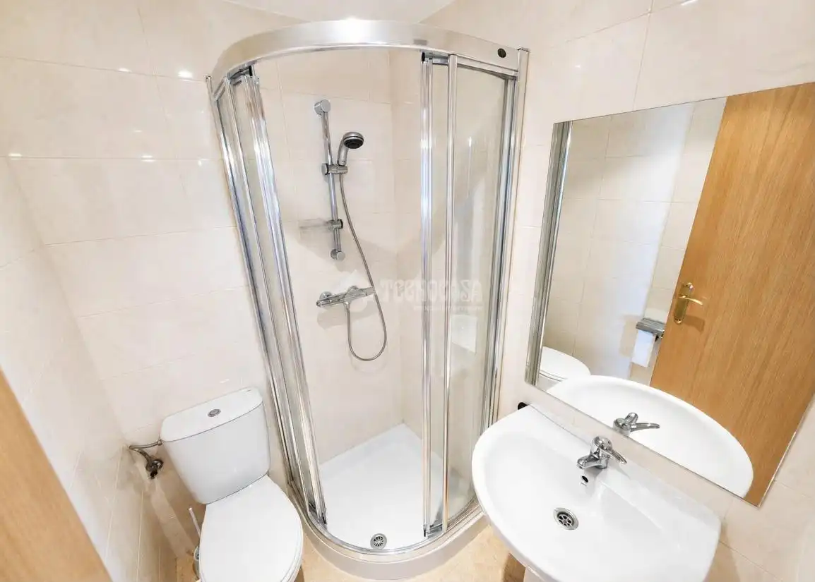 Baño de Piso en venta en Pinto con Aire acondicionado, Terraza y Trastero