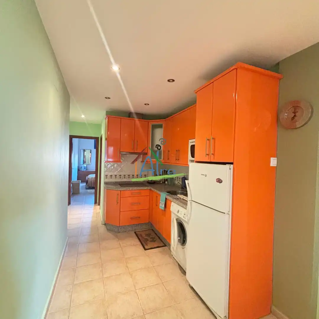Cocina de Piso en venta en Bollullos Par del Condado con Trastero, Amueblado y Piscina comunitaria