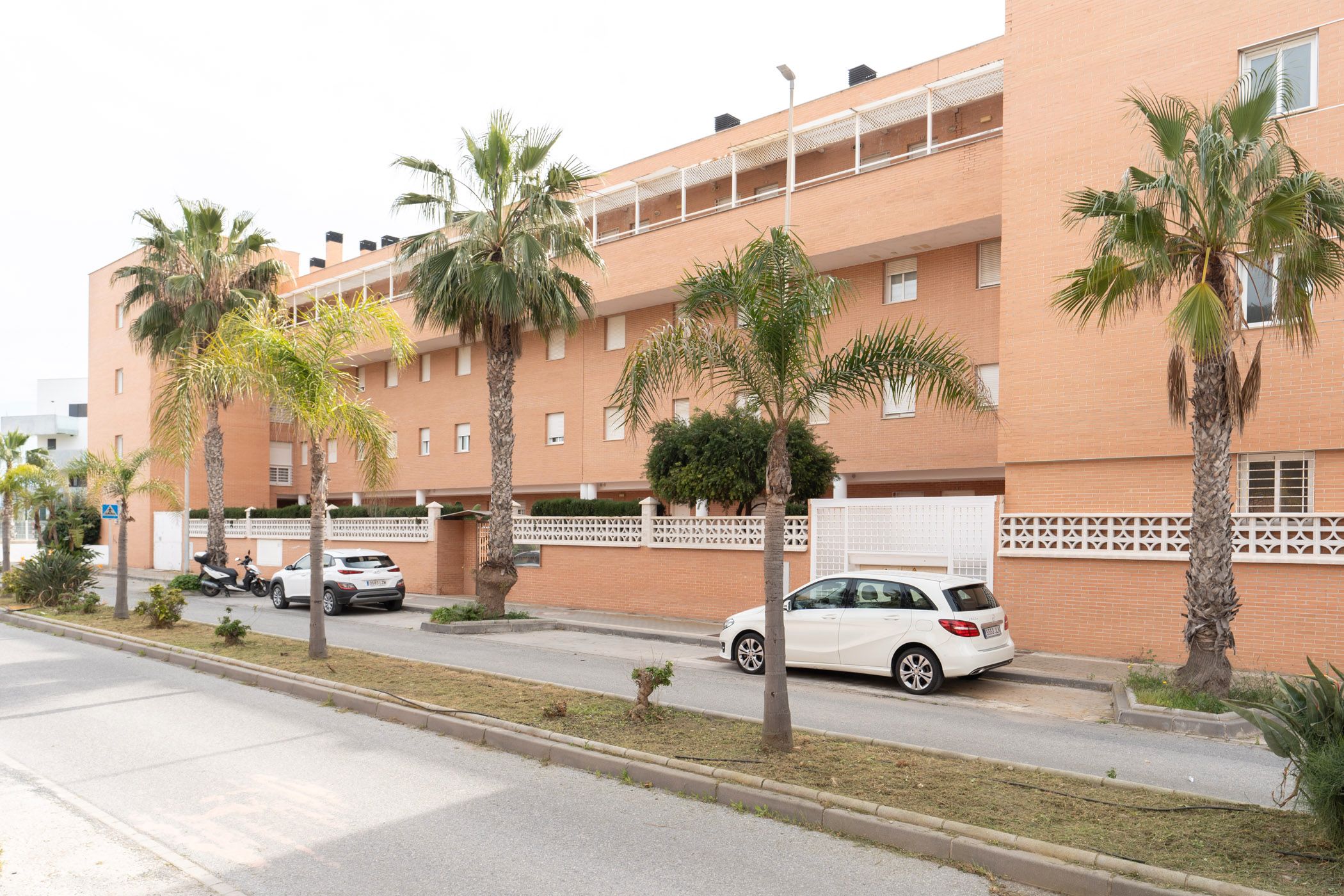 Vista exterior de Apartament en venda en Salobreña amb Calefacció, Jardí privat i Piscina comunitària