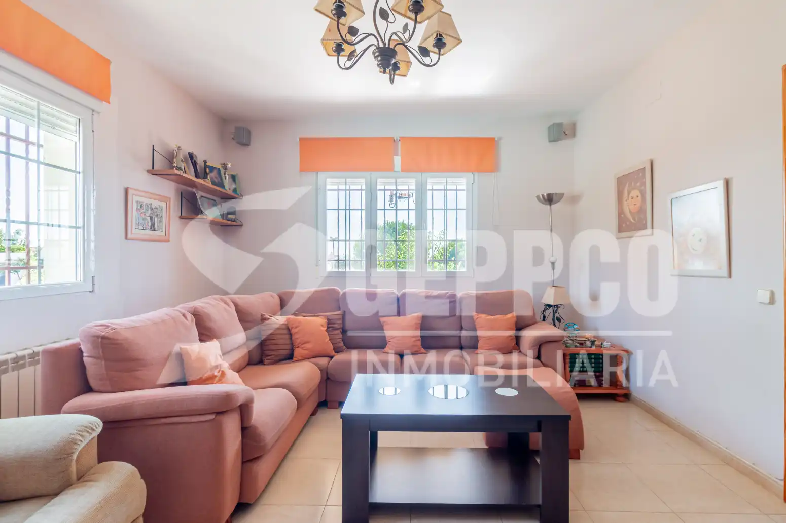 Sala d'estar de Casa o xalet en venda en Santa Cruz del Retamar amb Aire condicionat, Calefacció i Terrassa