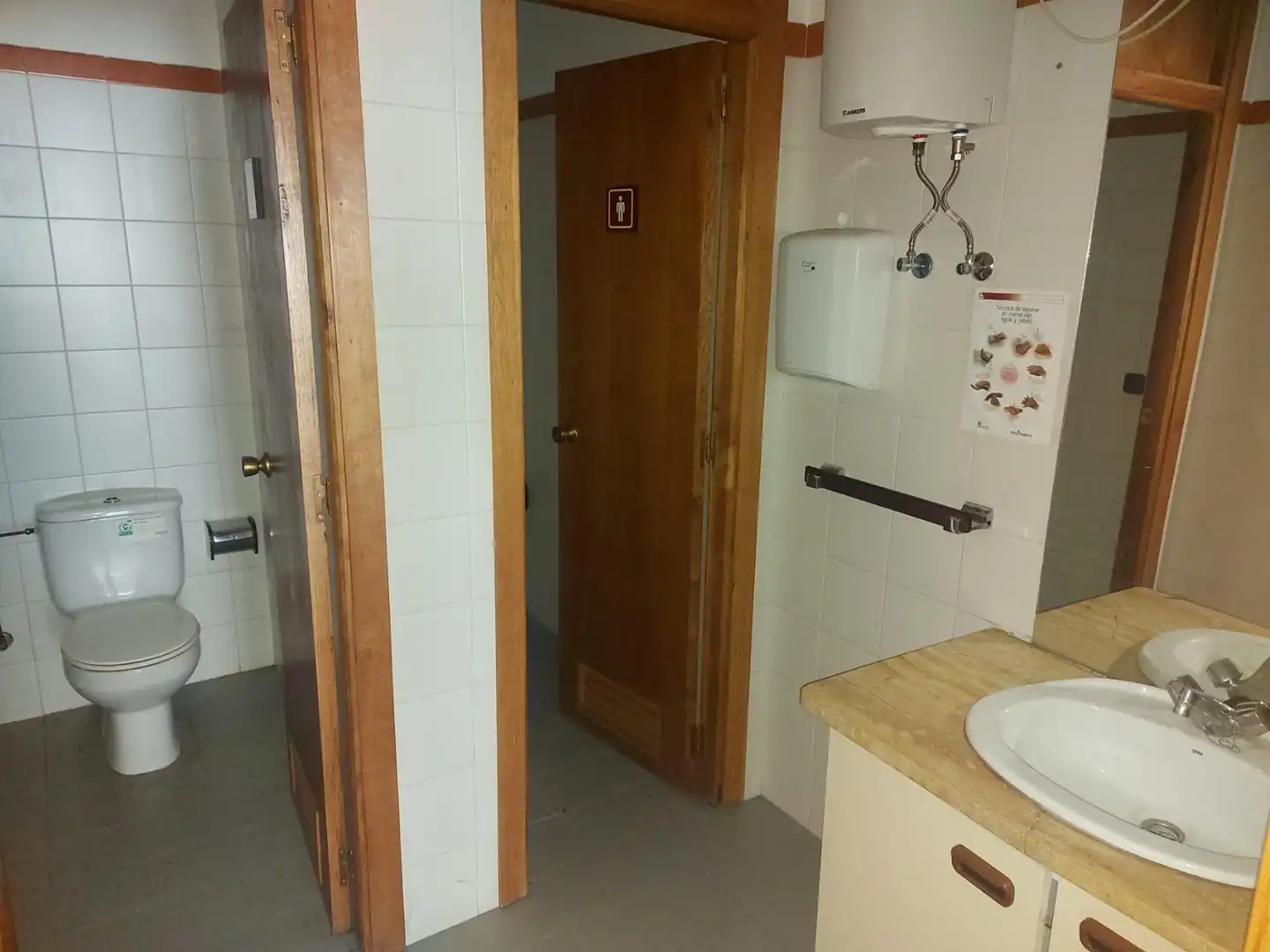 Baño de Local en venta en Villaverde de Íscar