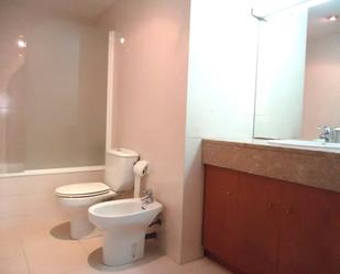 Bathroom of Flat for sale in Vic  with Heating, Oven and Washing machine