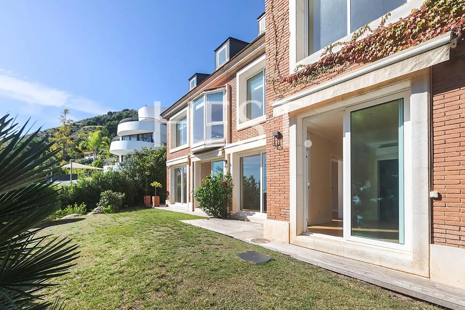 Vista exterior de Casa o chalet de alquiler en Barcelona con Aire acondicionado, Calefacción y Jardín privado
