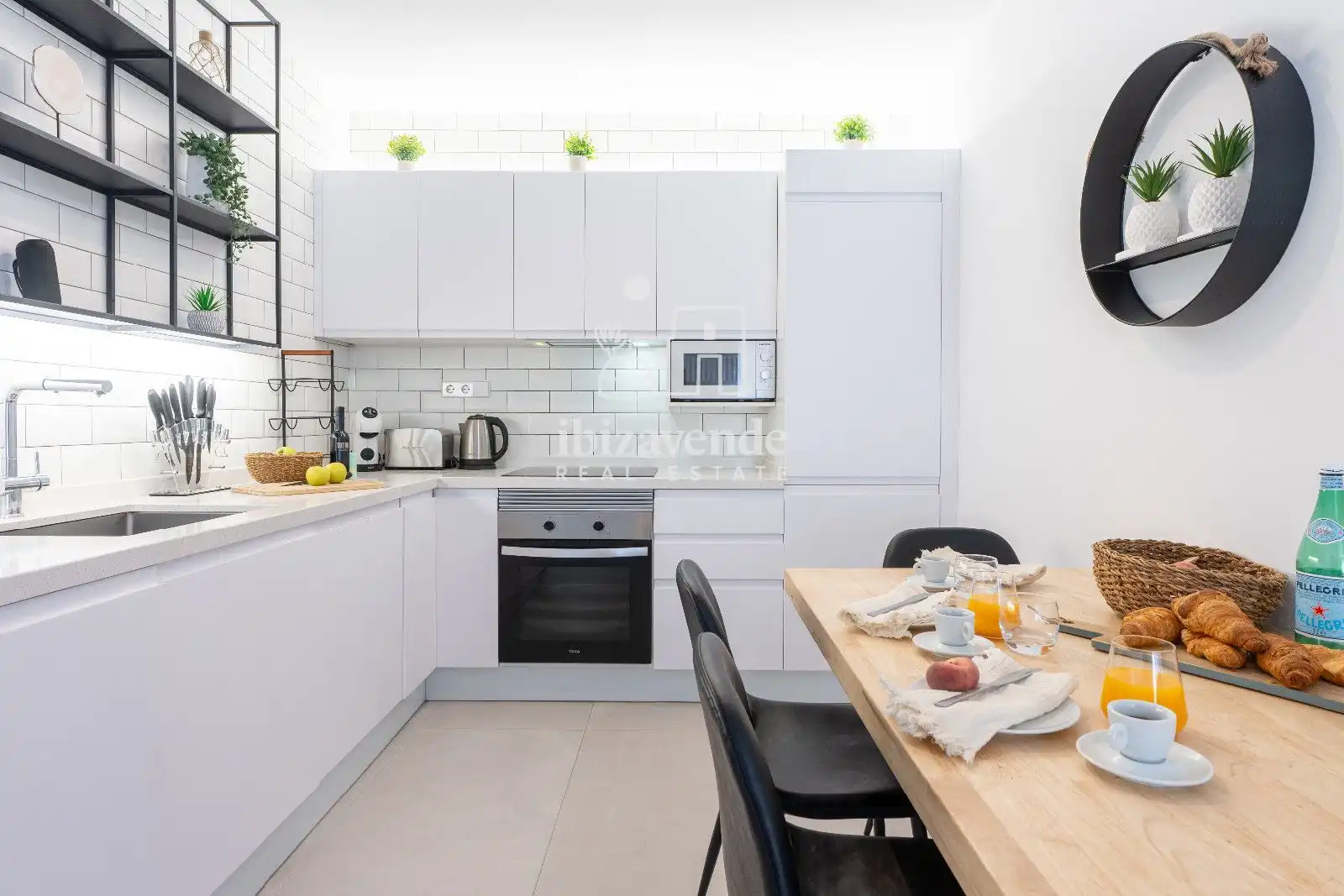 Kitchen of Flat for sale in Eivissa  with Air Conditioner, Heating and Terrace